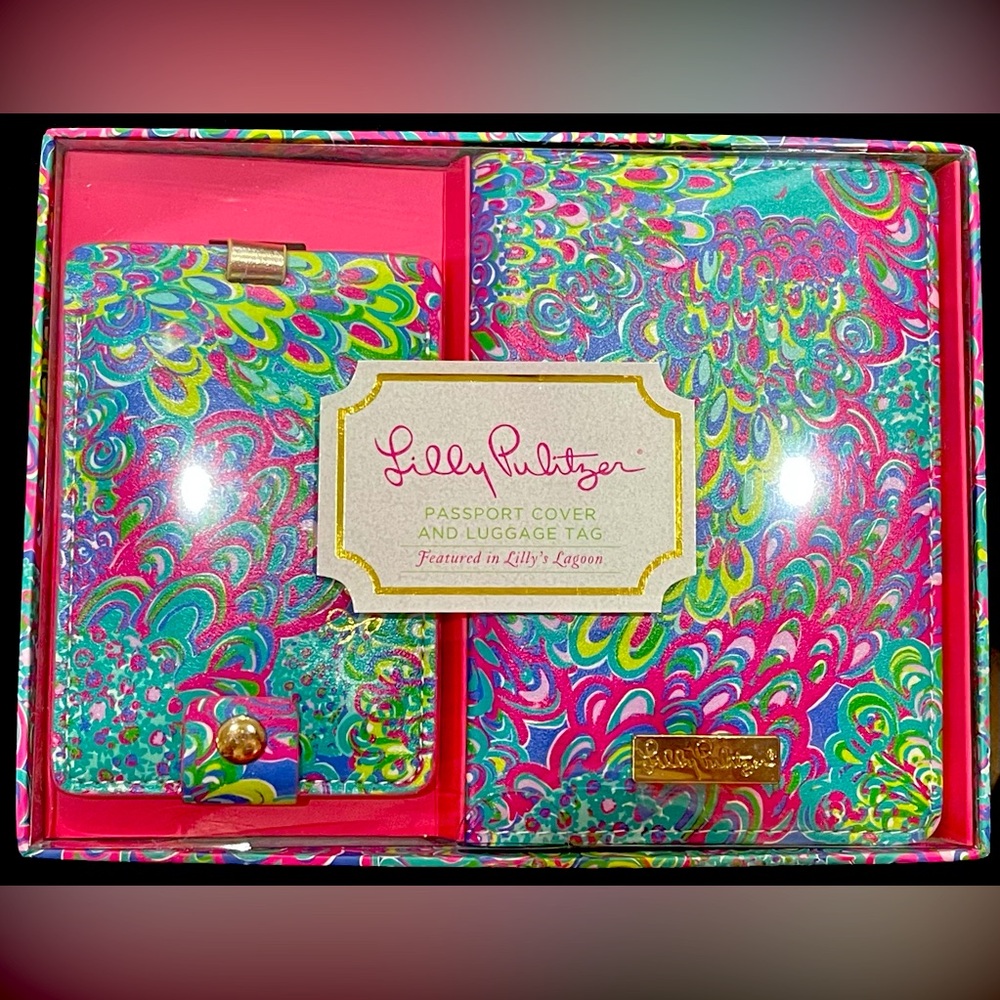 Lilly Pulitzer boxed set Lilly’s Lagoon luggage tag & passport cover New